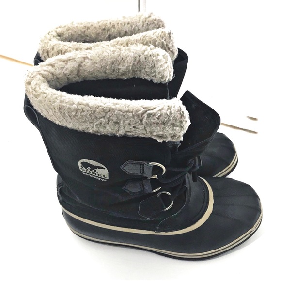 Sorel youth winter boots Sz 7 - Picture 4 of 10